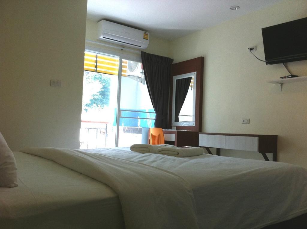 Baan Palad Mansion Aparthotel Phuket ภายนอก รูปภาพ